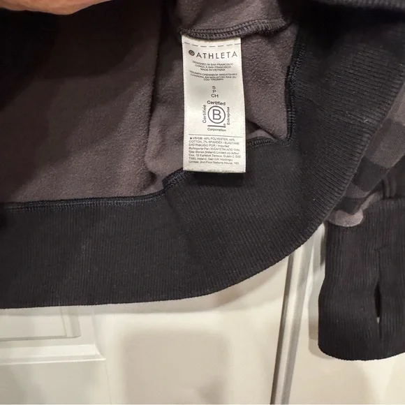 Athleta Black and Gray Camouflage Sweatshirt - Picture 10 of 10